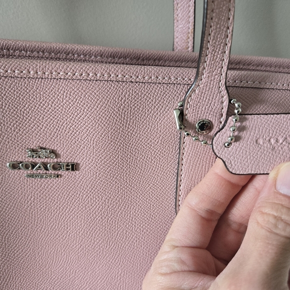 Large Coach Hand Bag - Picture 2 of 6